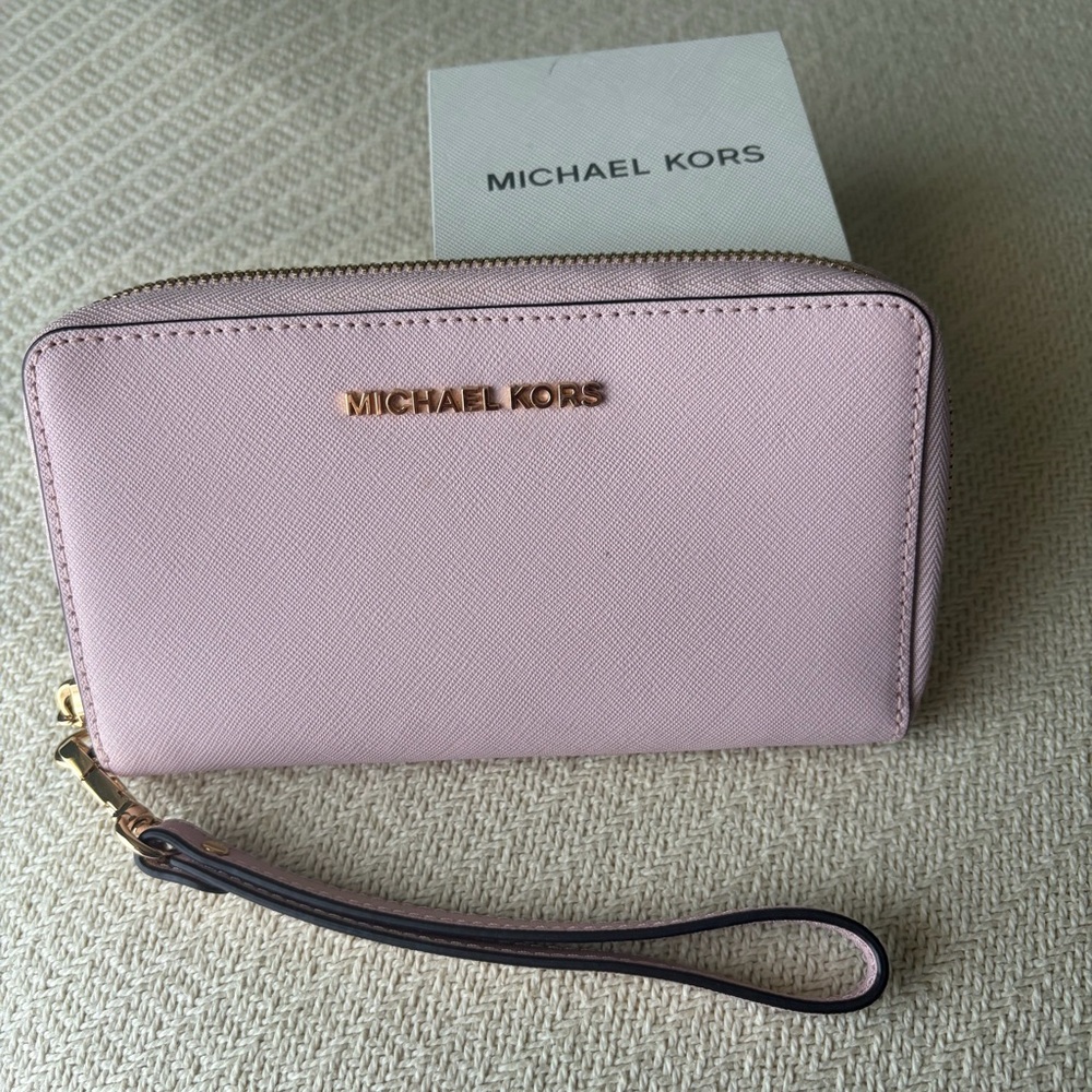 Michael Kors Light Pink Jet Set Large Wristlet